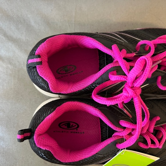 Athletic Works Sneakers - Picture 4 of 6